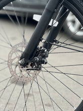 Load image into Gallery viewer, Emmelle Step Through Commuter E-bike 26' Wheel