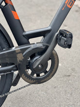 Load image into Gallery viewer, Emmelle Step Through e-bike 26 wheel