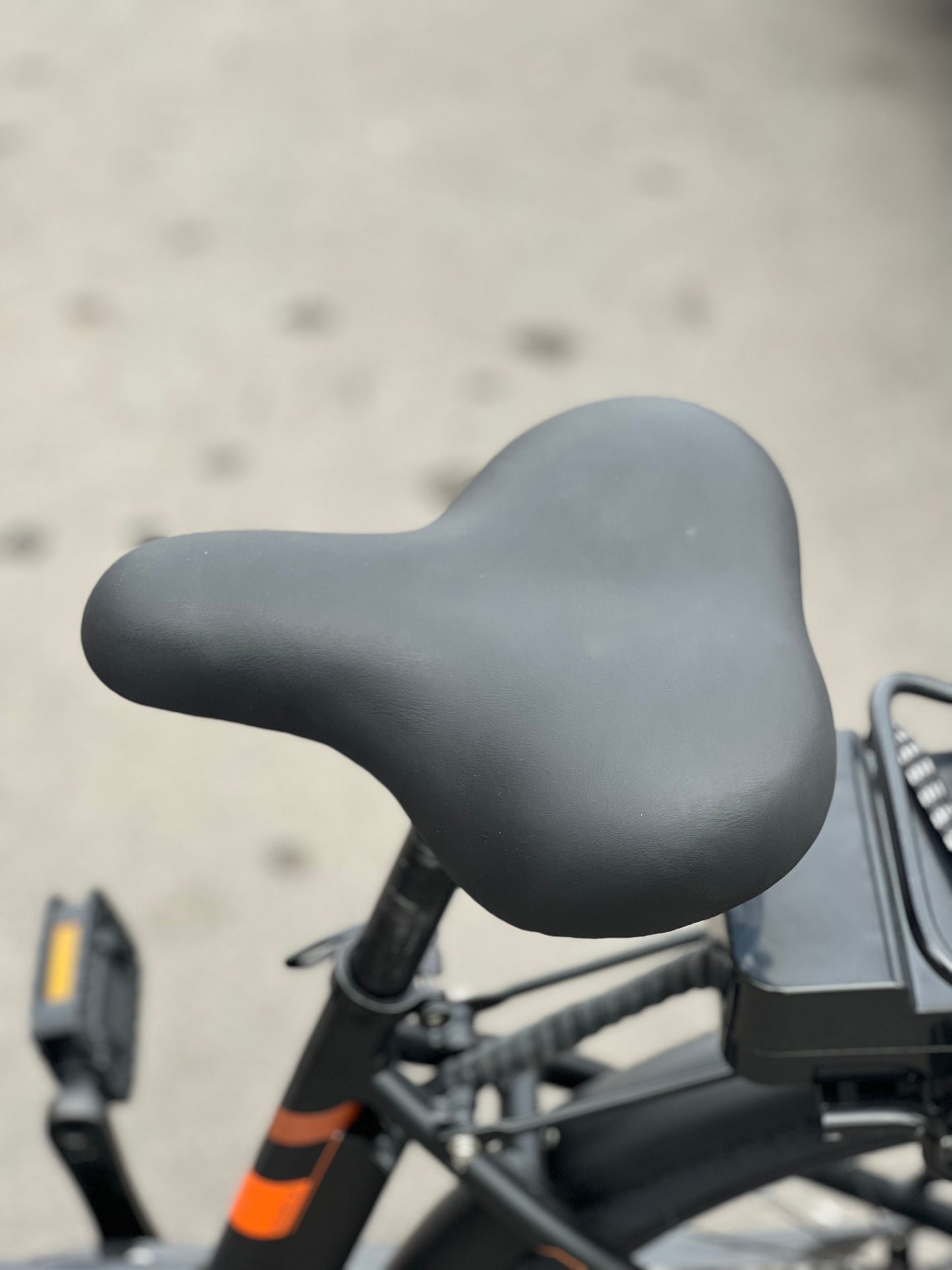 Emmelle Step Through Commuter E-bike 26' Wheel CLEARANCE
